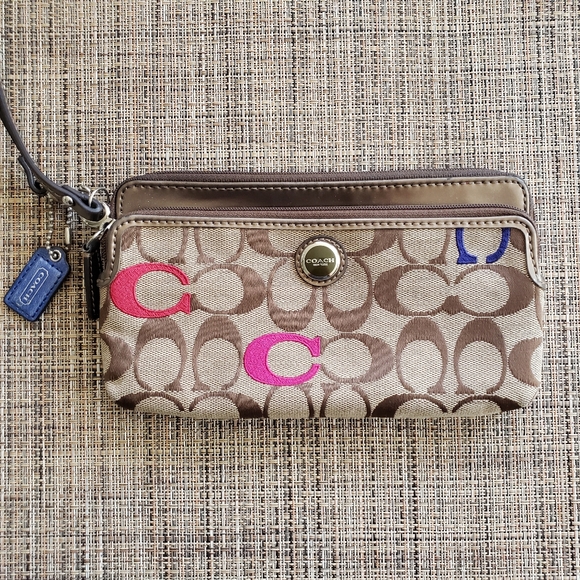 Coach Poppy Embroidered Signature Double Zip Wallet in great condition! - Picture 9 of 9